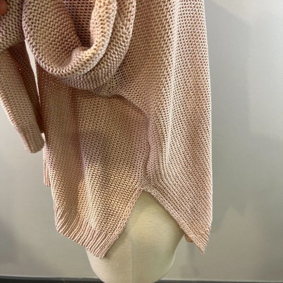 🌿4/$35🌿 H&M Blush Pink V Neck Knit Sweater (S)‎ - Picture 4 of 8